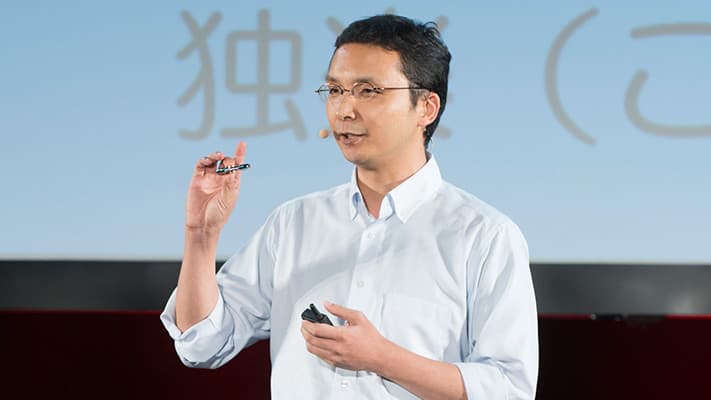 独楽（こま）にエネルギーを蓄える電池とは